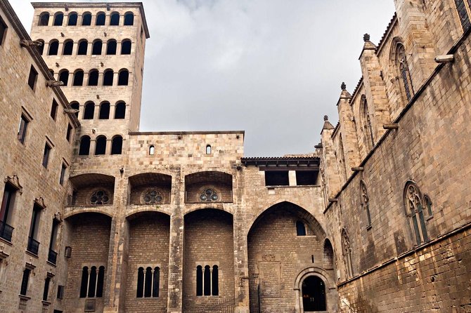 Private Barcelona Old Town and Gothic Quarter Walking Tour - Stop 5: Barcelona Cathedral, Gargoyles and Saint Eulalia