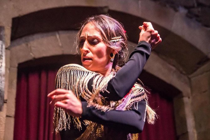 Private Barcelona Walking Tour with Flamenco Show & Tapas Dinner - Gothic Quarter Walk: From Roman Walls to Santa Maria Mar