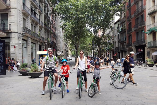 Private Bike tour for families - El Born, medieval texture plus modern energy