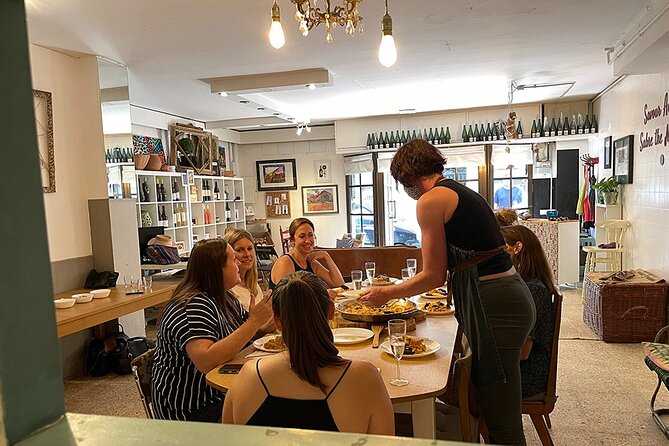 Private Cava Sabrage and Paella Class in Barcelona - Meeting Savour Academy in Sants-Montjuïc