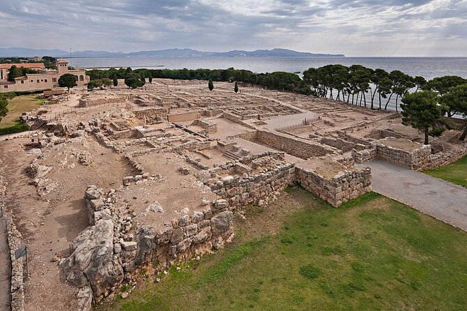 Private Costa Brava and Empuries Tour with Hotel Pick-Up and Panoramic Boat Ride - Guides Matter: Gaspar’s Approach and the Difference It Makes