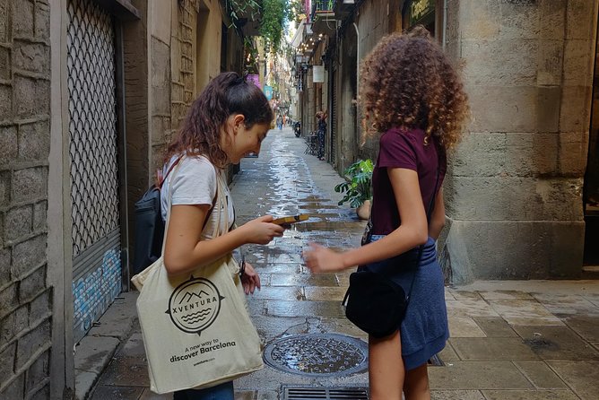 Private Family Treasure Hunt | Guided, fun & 100% Offline | Xventura Barcelona - Arc de Triomf: A Landmark Break Built Into the Walk