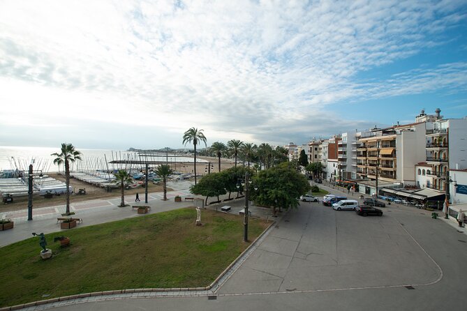 Private Full-Day Tarragona and Sitges - Walking the Murallas de Tarragona: Roman theater energy and city-wall scale