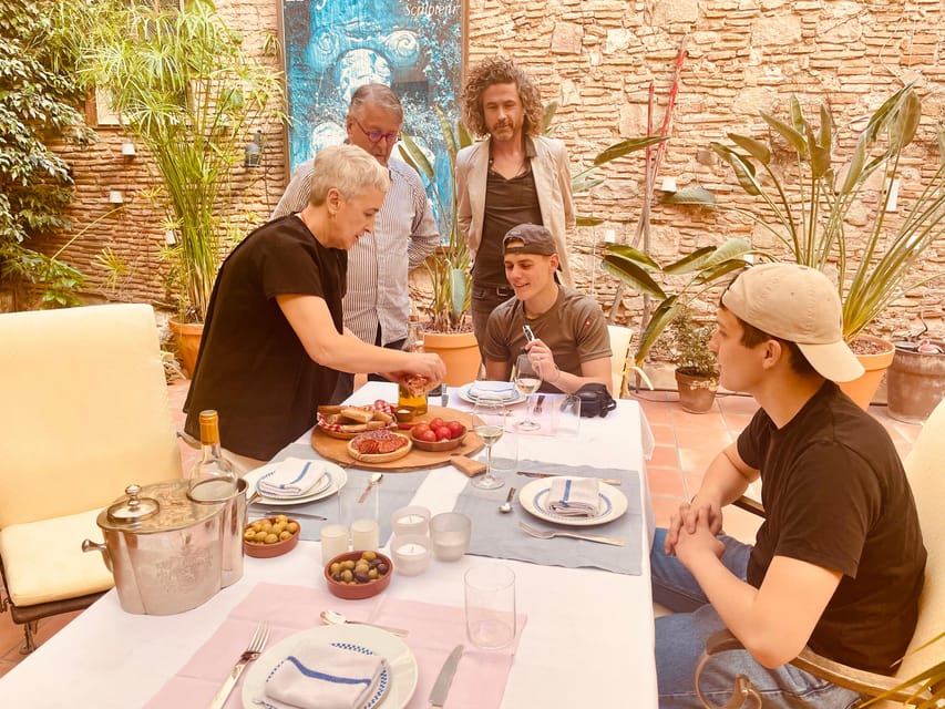 PRIVATE GASTRONOMIC EXPERIENCE IN A LOCAL HOME - Arrival and Welcome: How the Evening Starts