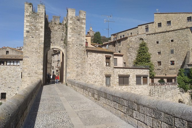 Private Girona and Besalu, Jewish History tour from Barcelona - Entering Girona’s Medieval and Jewish Quarters for a clear, walkable focus