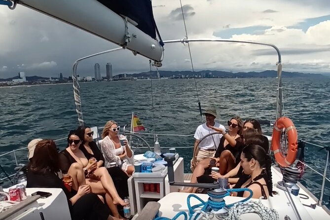 Private Naval Sailboat Tour in Barcelona up to 11 people - The boat comfort details that make or break a sailing trip