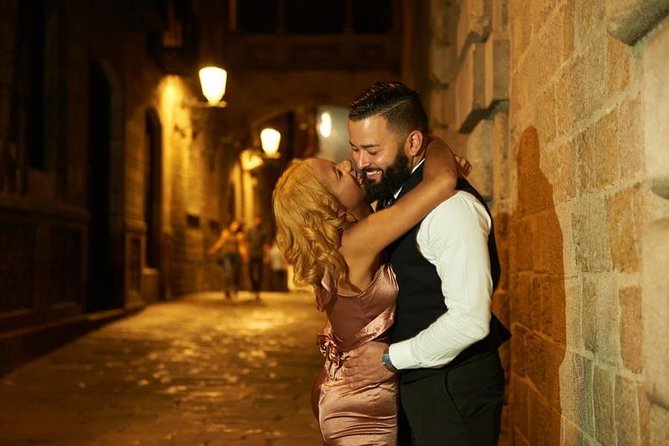 Private Photo Session with a Local Photographer in Barcelona - Meeting point, timing, and what “ends back” really means