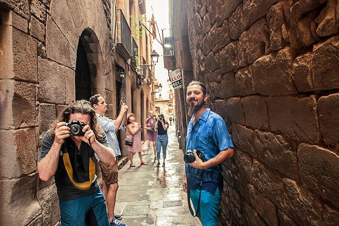 Private Photography Walking Tour with a Local - What to expect in the final stretch, plus optional feedback in a bar