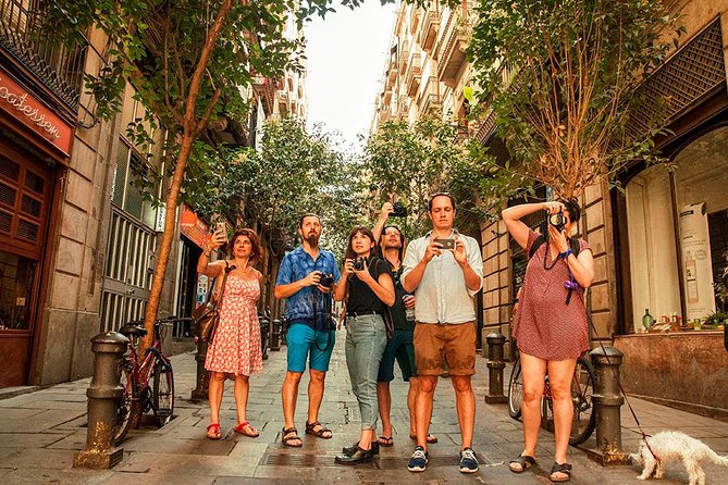 Private Photography Walking Tour with a Local - A pro photographer turns the Gothic Quarter into a practice lab