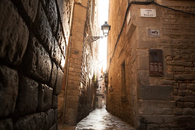 Private Religious Tour: Sagrada Familia, Romans & Jewish Quarter - Roman Barcelona: Muralla Romana and Temple d’August