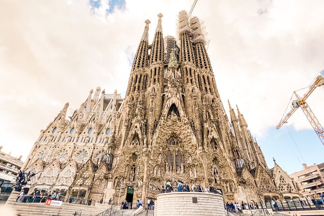 Private Sagrada Familia Guided Tour with Skip the Line Ticket - Should you book this private Sagrada Familia guided tour?