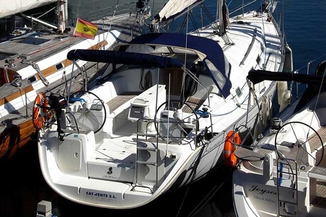 Private sailing and paddlesurfing tour with skipper up to 11 people - Price check: what $406.08 per group really buys