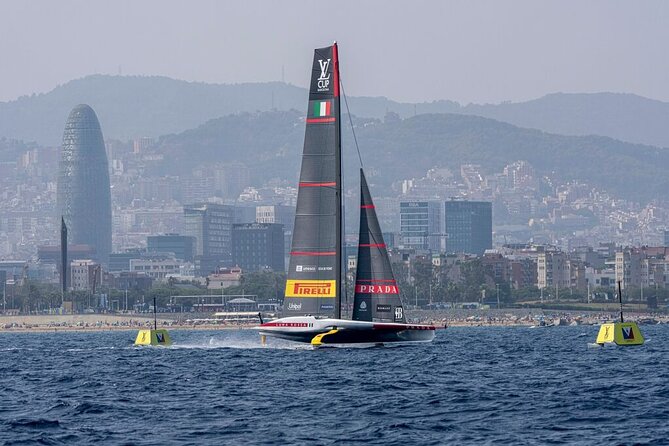 Private sailing tour with aperitif in Barcelona - First minutes on board: setting the tone for a relaxed sail