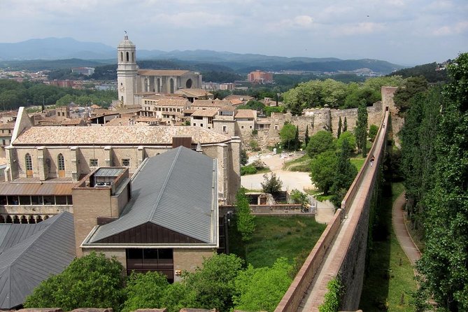 Private tour: Dali Museum and Girona from Barcelona - Girona’s Jewish Quarter Stops: History You Can Walk Through