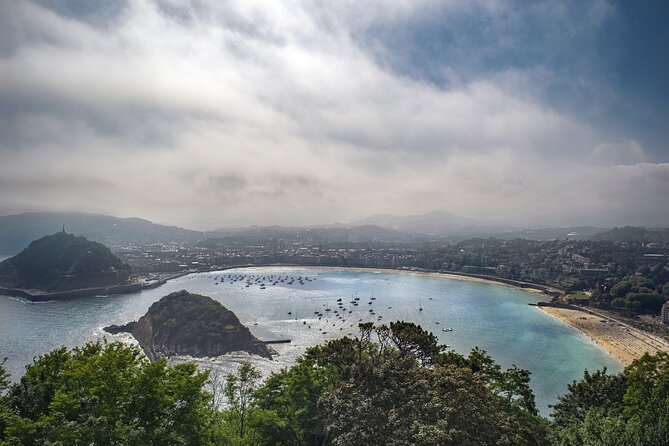 Private transfer: Barcelona to San Sebastian, 2h Stop in Pamplona - A low-stress way to travel Barcelona to San Sebastián