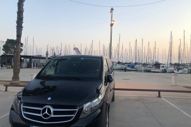 Private Transfer from Barcelona City to the Port (or vice versa) - Pick-Up Game Plan in Barcelona City (Hotel Lobby)