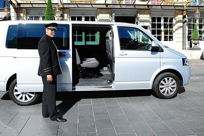 Private Transfer from Barcelona hotels to Barcelona Cruise Port - From your Barcelona hotel to the right cruise terminal, fast