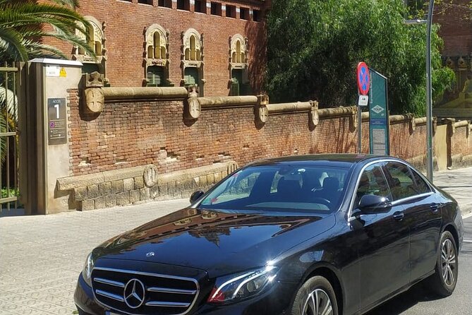 Private Transfer from Barcelona to the Port (or vice versa) - Price and Value for Up to 3 Passengers
