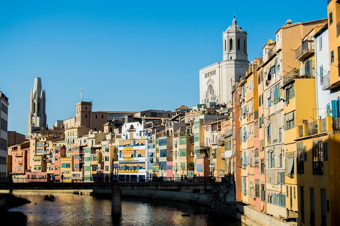 Private trip to the medieval city of Girona from Barcelona - Sant Martí de Girona, city hall views, and free time at Plaça de la Independència