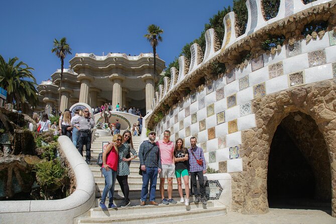 Private Ultimate Gaudi Legacy ebike Tour with Park Güell - Stop 4, Al aire Rooftop Bar drink, a break that actually refreshes you