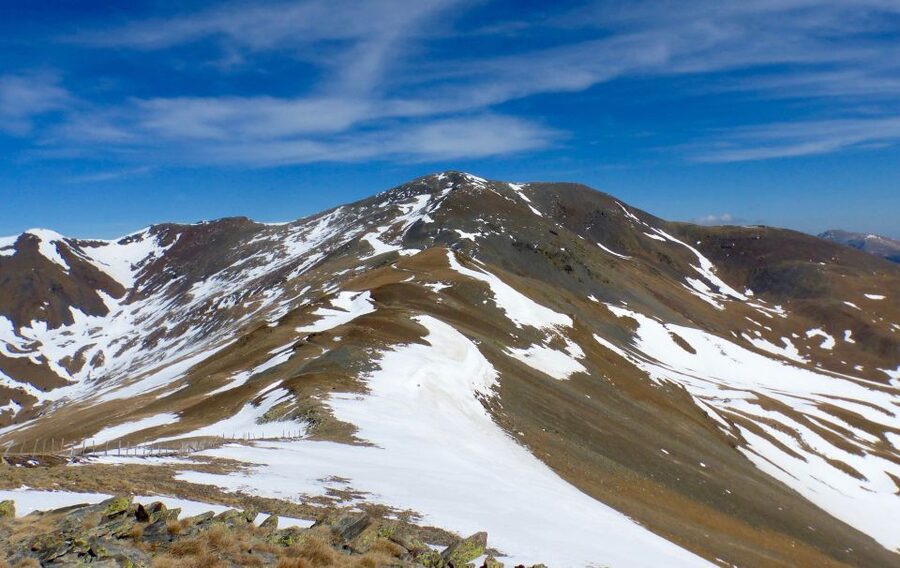 Pyrenees: A-day Hike with a Choice of 3 Levels - Ripoll and the Romanesque monastery of Santa Maria: why architecture belongs on a hike