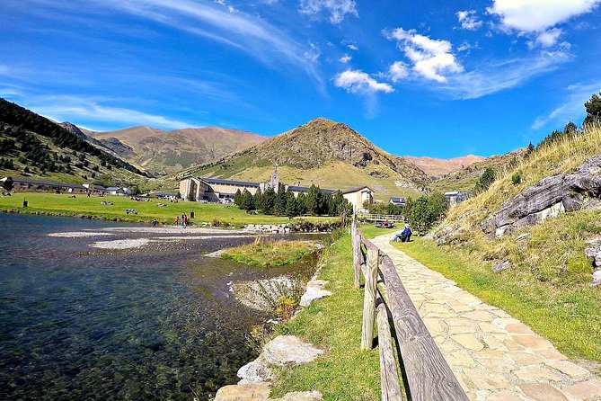 Pyrenees Mountain Train and Nature Walk - Timing in Barcelona: start early, stay organized