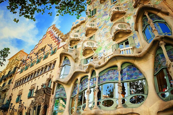 Ramblas, Old Town, Gothic and Gaudi Architecture Walking Tour - Key things that make this tour worth your time