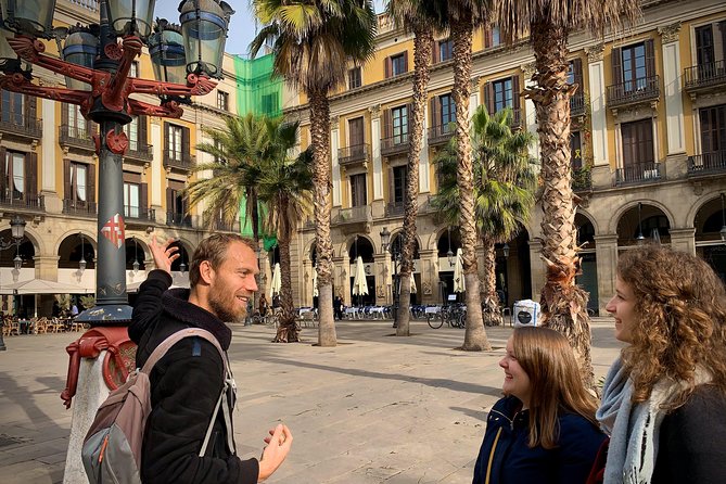 Ramblas, Old Town, Gothic and Gaudi Architecture Walking Tour - Passeig de Gràcia for 45 minutes: where Barcelona shows off