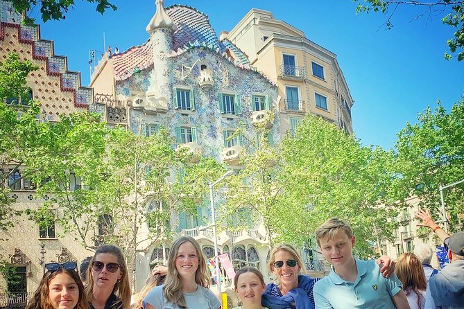 Ramblas, Old Town, Gothic and Gaudi Architecture Walking Tour - Price and value: what $35.37 really buys, plus small extras