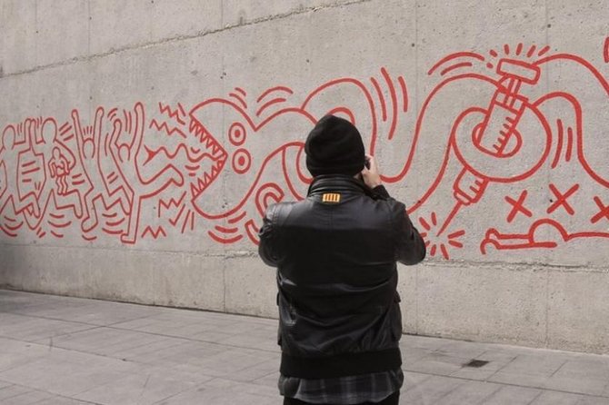 Raval Street Art and Graffiti Guided Tour in Barcelona - Your Raval Stop: How Guides Explain Artists and Meaning