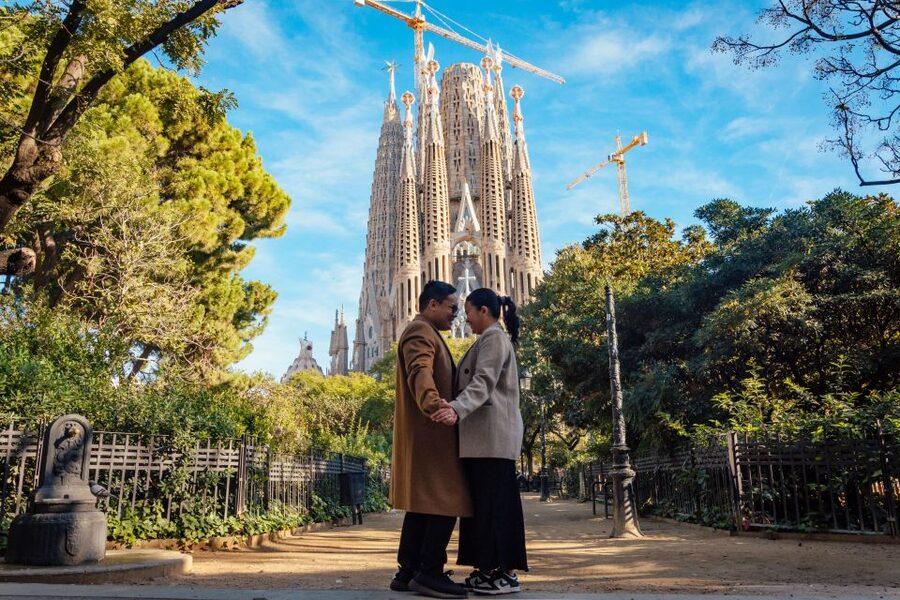 Romantic Photoshoot Experience for Couples in Barcelona - Key things that make this Barcelona photo session work