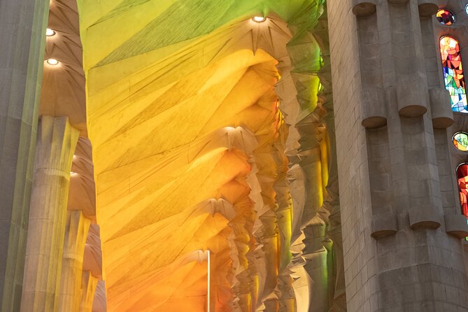 Sagrada Familia and Guell Park Private Tour - Timing: How an Afternoon Start Helps You Enjoy More