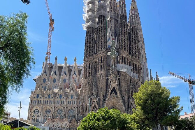 Sagrada Familia and Park Guell Guided Tour with Transport - Should You Book This Park Güell and Sagrada Família Tour?