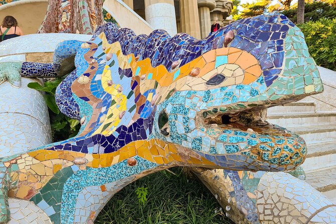 Sagrada Familia and Park Guell Guided Tour with Transport - Sagrada Família: Four Façades, Sculpture Meaning, and the Interior Light Show