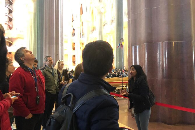 Sagrada Familia English Guided Tour & Optional Tower Access - Logistics that actually matter in Barcelona: meeting point and timing