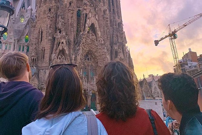 Sagrada Familia Exterior Free Tour: Stories, Secrets & Symbolism - Meeting Point and Timing, So You Start Stress-Free