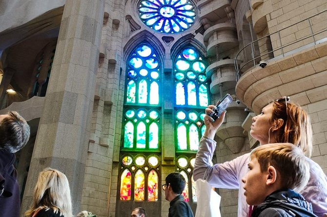 Sagrada Familia & Gaudi Tour Private or Small Group with Tickets - Els 4 Gats and the Modernist Social Life You Would Miss