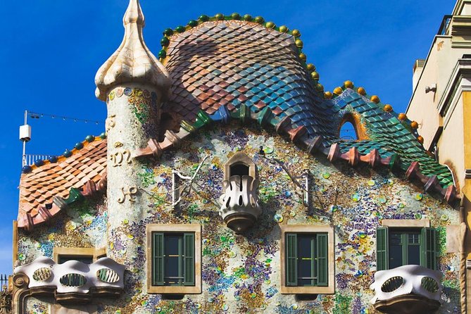 Sagrada Familia & Gaudi Tour Private or Small Group with Tickets - Arriving at the Sagrada Família: Priority Tickets and a Real Stop-Time Plan