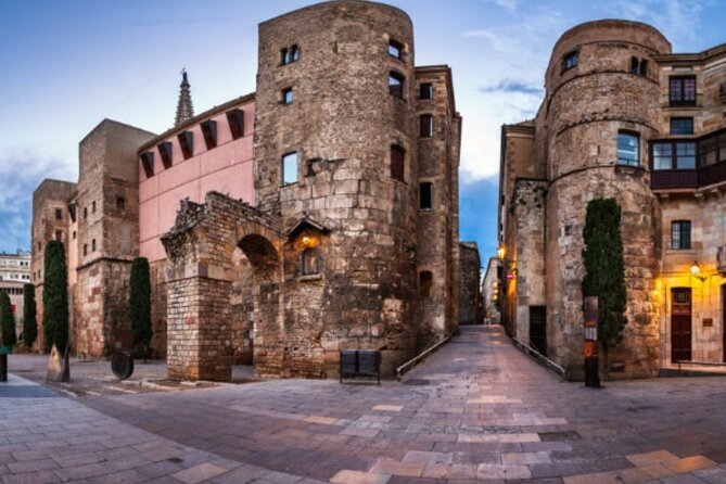 Sagrada Familia & Gothic Quarter Private Tour - The Gothic Quarter walk: Roman roots, medieval streets, real orientation
