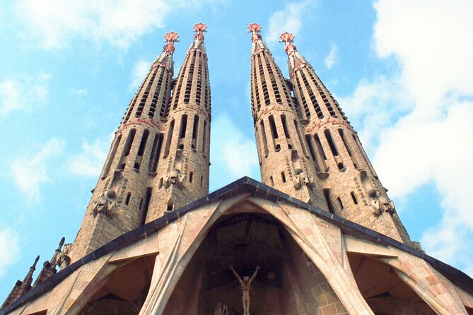Sagrada Familia : Guided tour inside Skip the line! - Key highlights worth your time
