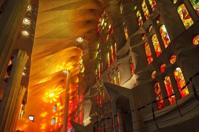 Sagrada Familia : Guided tour inside Skip the line! - Meeting in L’Eixample and finding your start fast