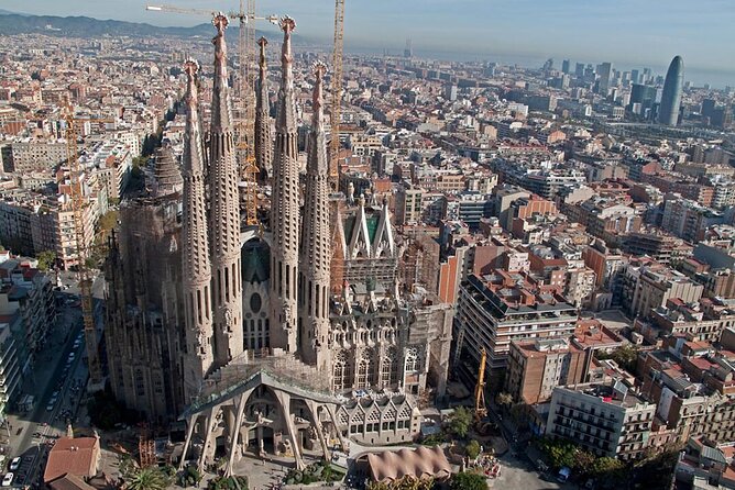 Sagrada Familia Guided Tour & Skip the Line Ticket in Barcelona - Priority access, and why it is more valuable than it sounds