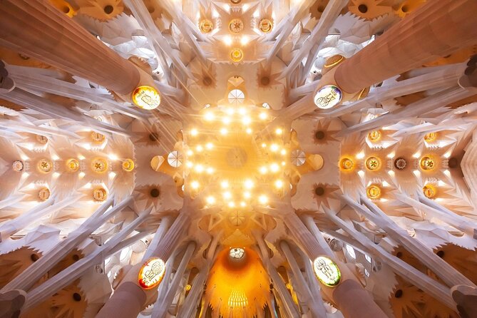 Sagrada Familia guided Tour with a German-Speaking Guide - Group size of up to 40: better for questions, not a private tour