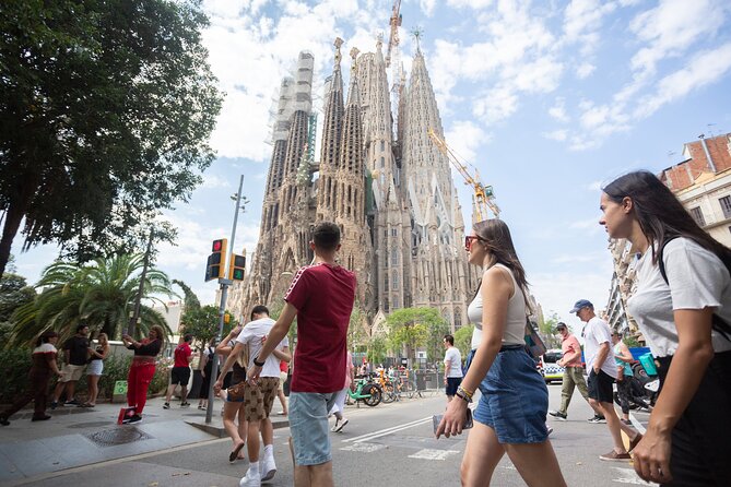 Sagrada Familia Guided Tour with Skip the Line Ticket - The Interior Light Show: Stained Glass and “Tree” Columns