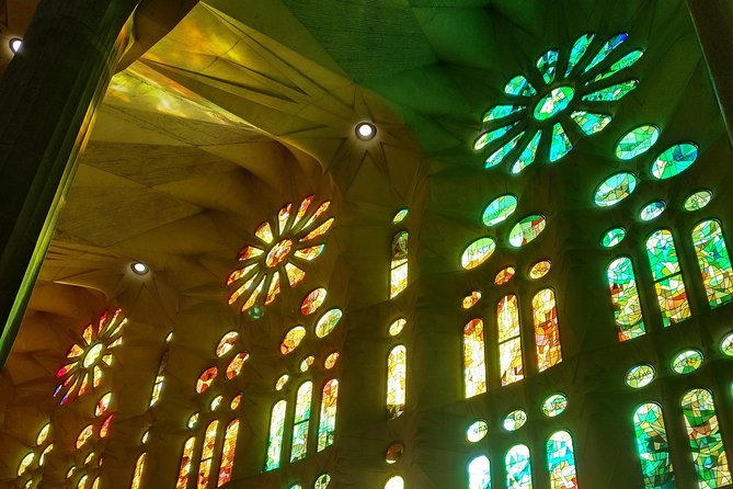 Sagrada Familia Guided Tour with Towers Access - Tower access: the real payoff, plus the rules you must know