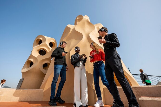 Sagrada Familia & La Pedrera Small Group Tour with Cava Tasting - Eixample modernism walk: learning to see, not just to look