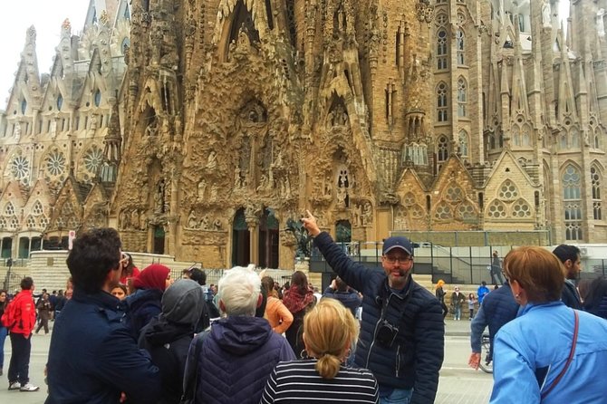 Sagrada Familia & Montserrat Small Group Tour with Hotel pick-up - Gothic Quarter walking tour: medieval streets, key squares, and Catalan context