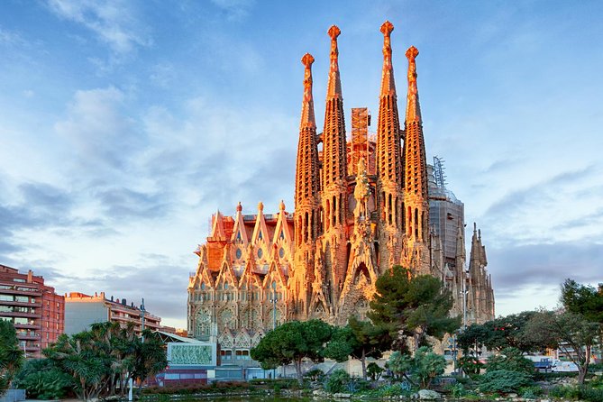 Sagrada Familia Private Guided Tour with Skip the Line Tickets - Key things to know before you go