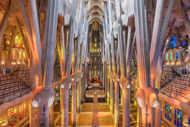 Sagrada Familia Private Guided Tour with Skip the Line Tickets - Where the tour starts, and how the timing feels in real life