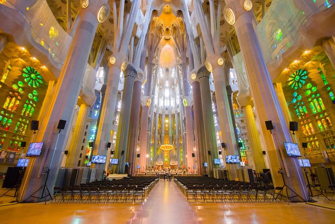 Sagrada Familia Private Tour in Barcelona - Reading the Sagrada exterior like a story